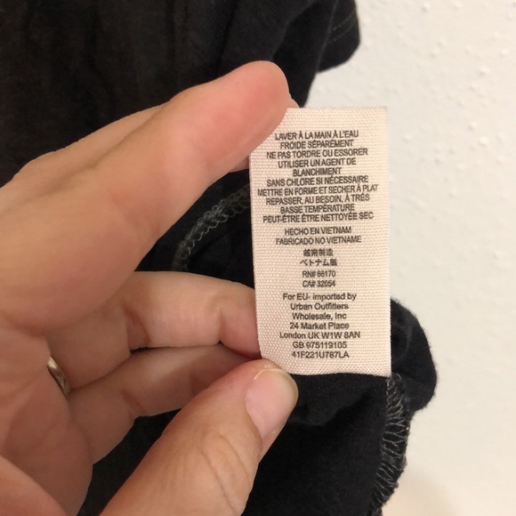 We the free black cold shoulder top size M thin - Picture 6 of 6